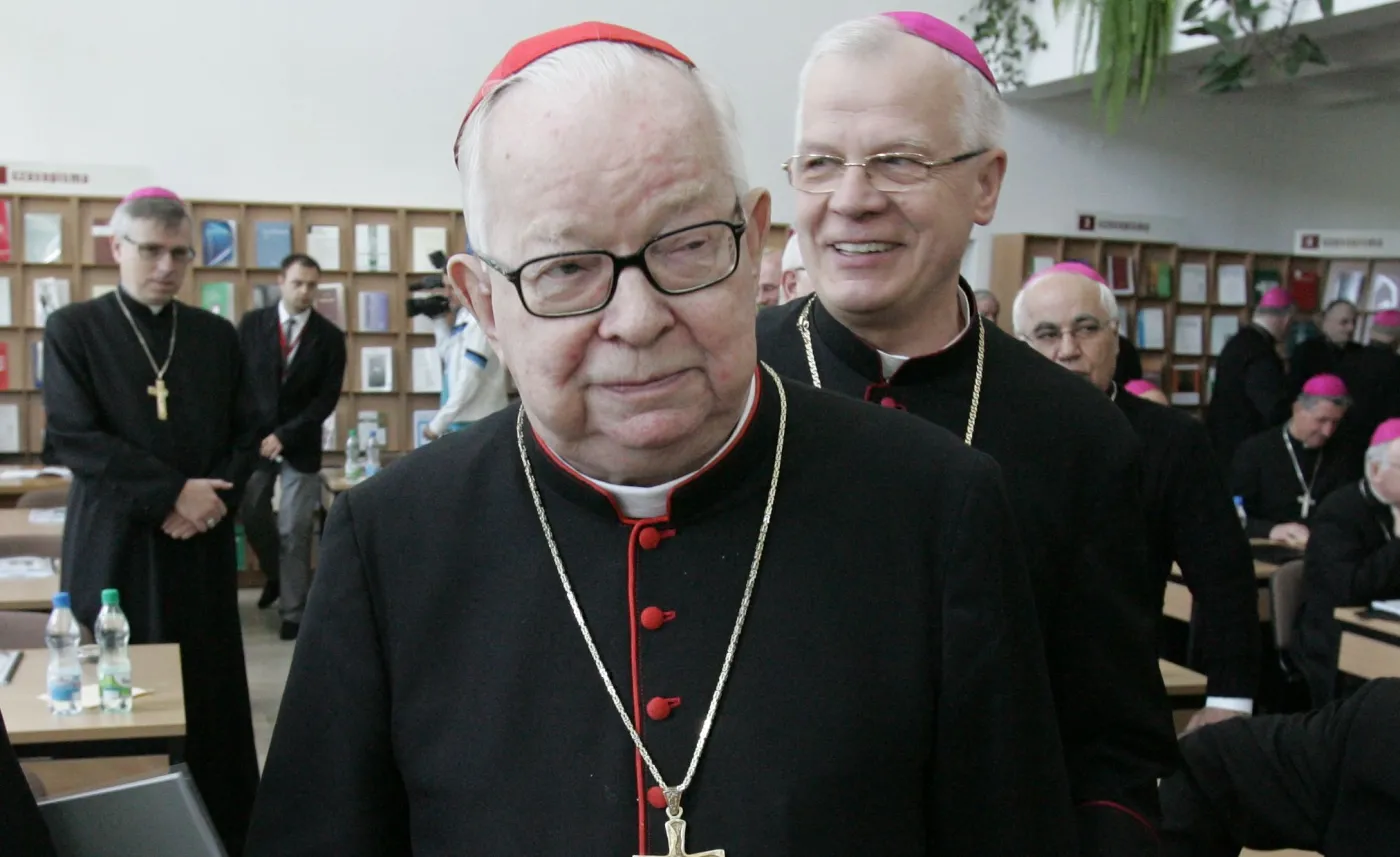 Kard. Gulbinowicz nadal z Orderem Uśmiechu. Decyzja w tej sprawie najwcześniej jesienią