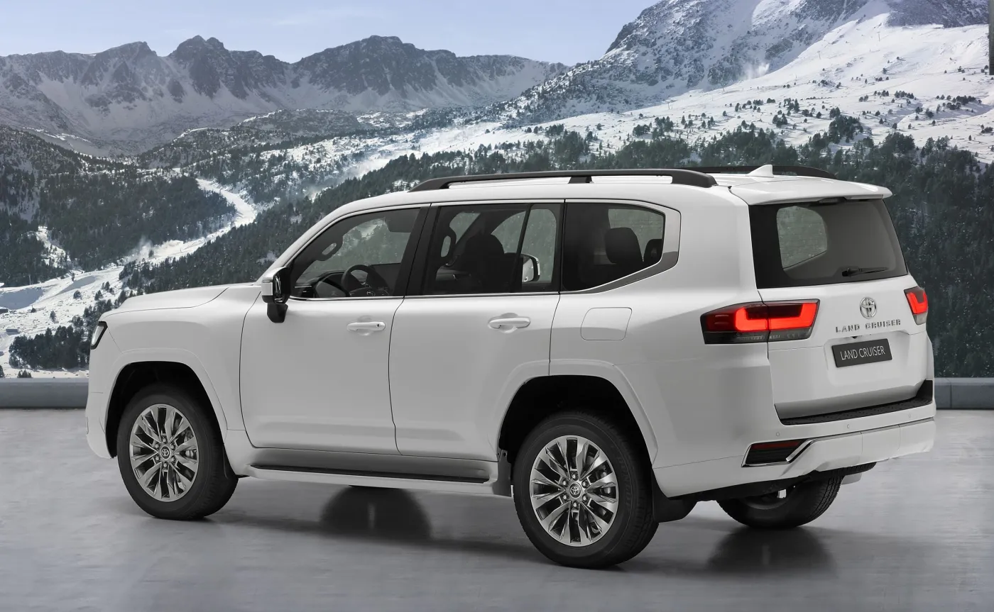toyota-land-cruiser-300-37160119.jpg