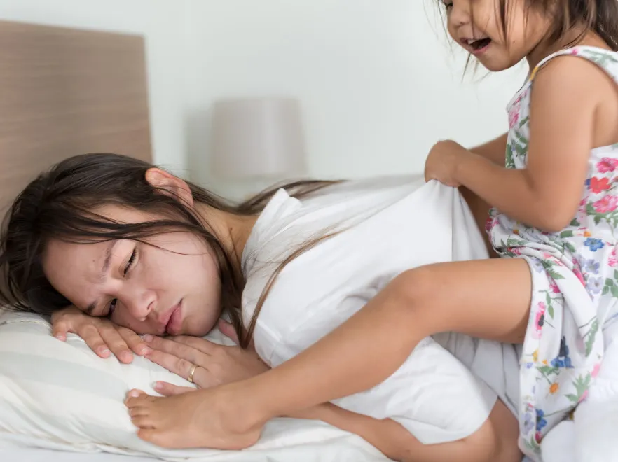 "Macierzyństwo to dla kobiet większe obciążenie niż kiedyś. Ojciec tylko pomaga"