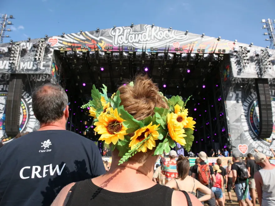 Kosmiczny budżet był zbędny. Ta para ma największe wesele w Polsce - na festiwalu Pol'and'Rock