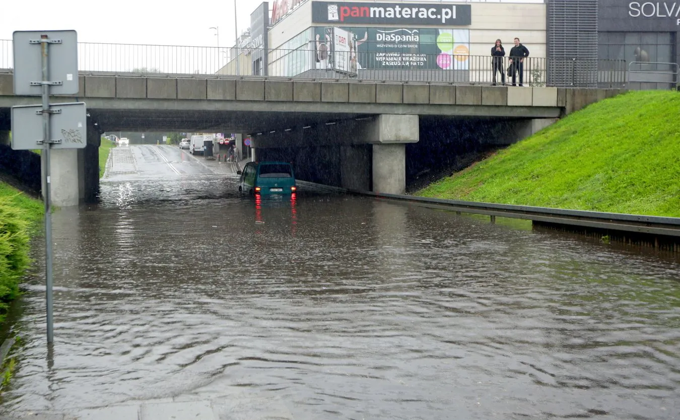 Zalane ulice w Krakowie