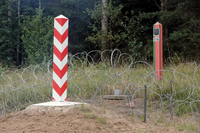 Polacy popierają budowę płotu na granicy z Białorusią? SONDAŻ