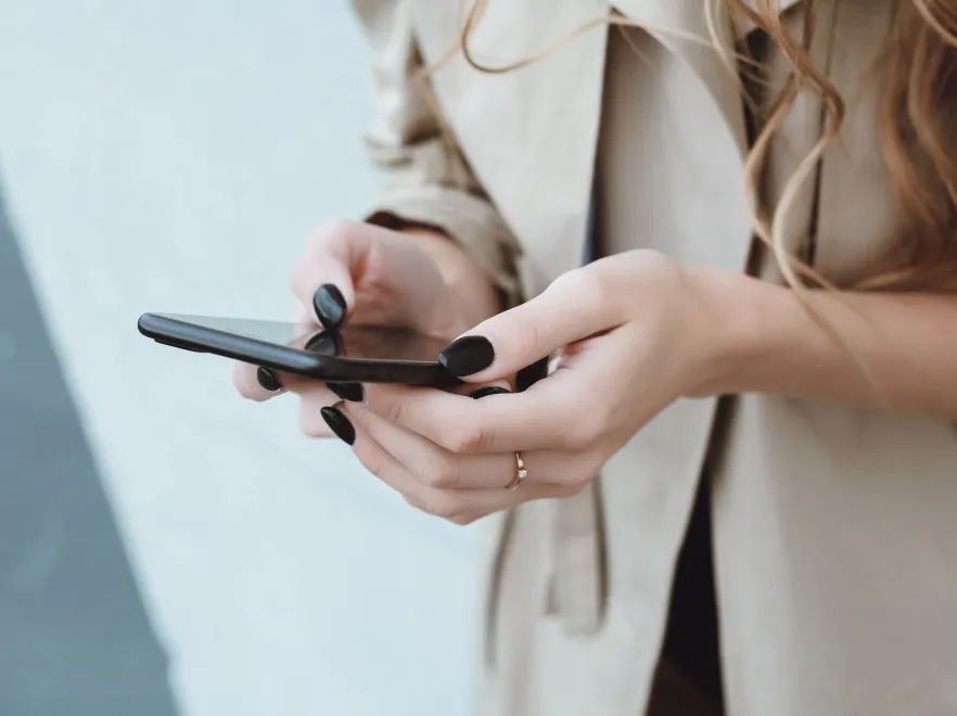 Z tej sieci uciekło najwięcej klientów. A do tej przeniesiono najwięcej numerów [RAPORT]