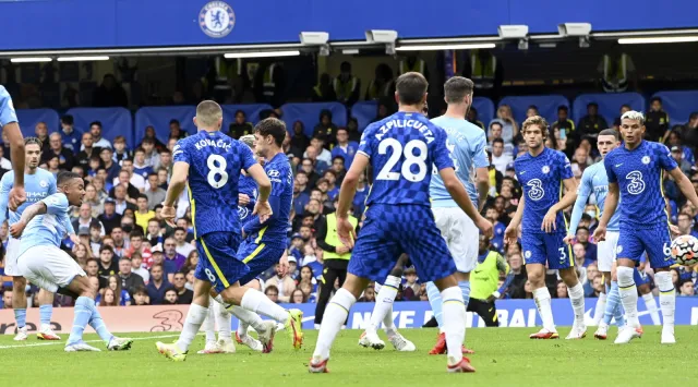 Huśtawka nastrojów w Manchesterze. Mistrz wygrywa, United zawodzi