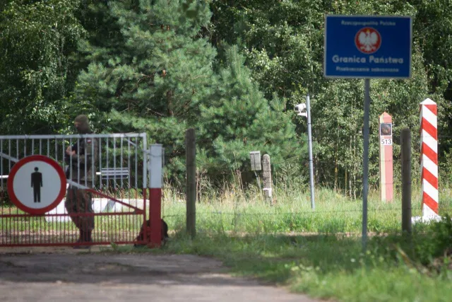 Atrapa bomby na granicy? SG publikuje ZDJĘCIA