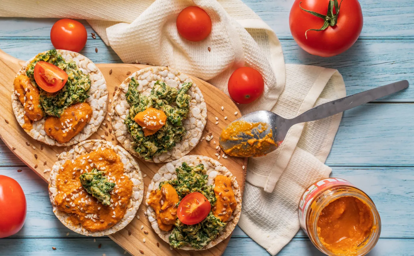 Czym zastąpić chleb w diecie? Pomysły na zdrowe (inne) śniadanie