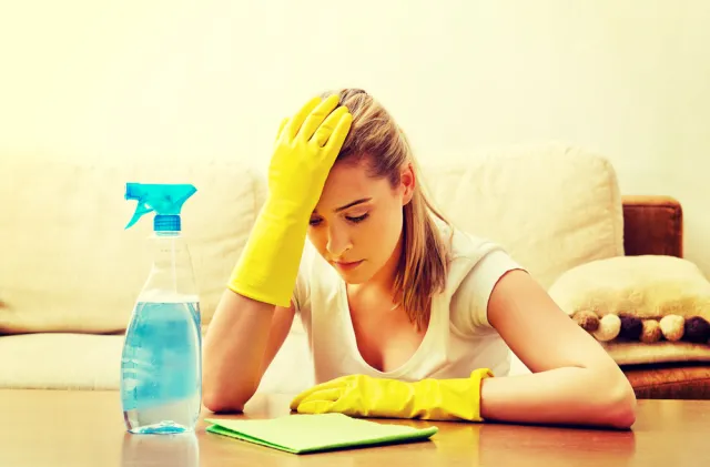 "Nie miałam wyboru...". Wyształcone Ukrainki o swojej pracy sprzątaczek w Polsce