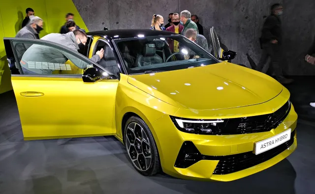 Nowy Opel Astra już w Polsce i nie tylko jest na czym oko zawiesić