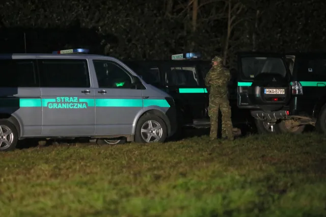 Policja opublikowała kolejne NAGRANIE wykonane po zmroku na granicy polsko-białoruskiej