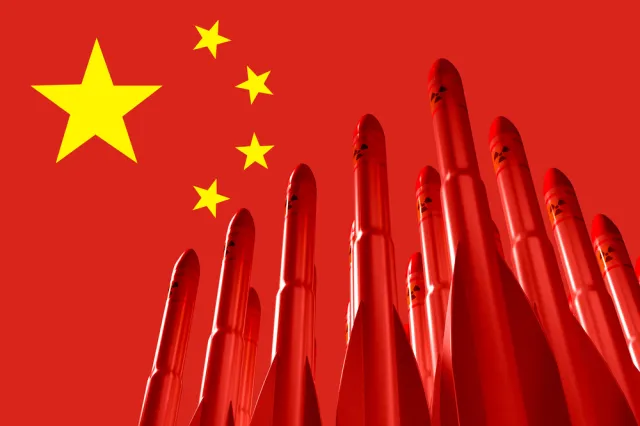 Pentagon: Chiny zamierzają mieć 1000 głowic jądrowych do 2030 r.