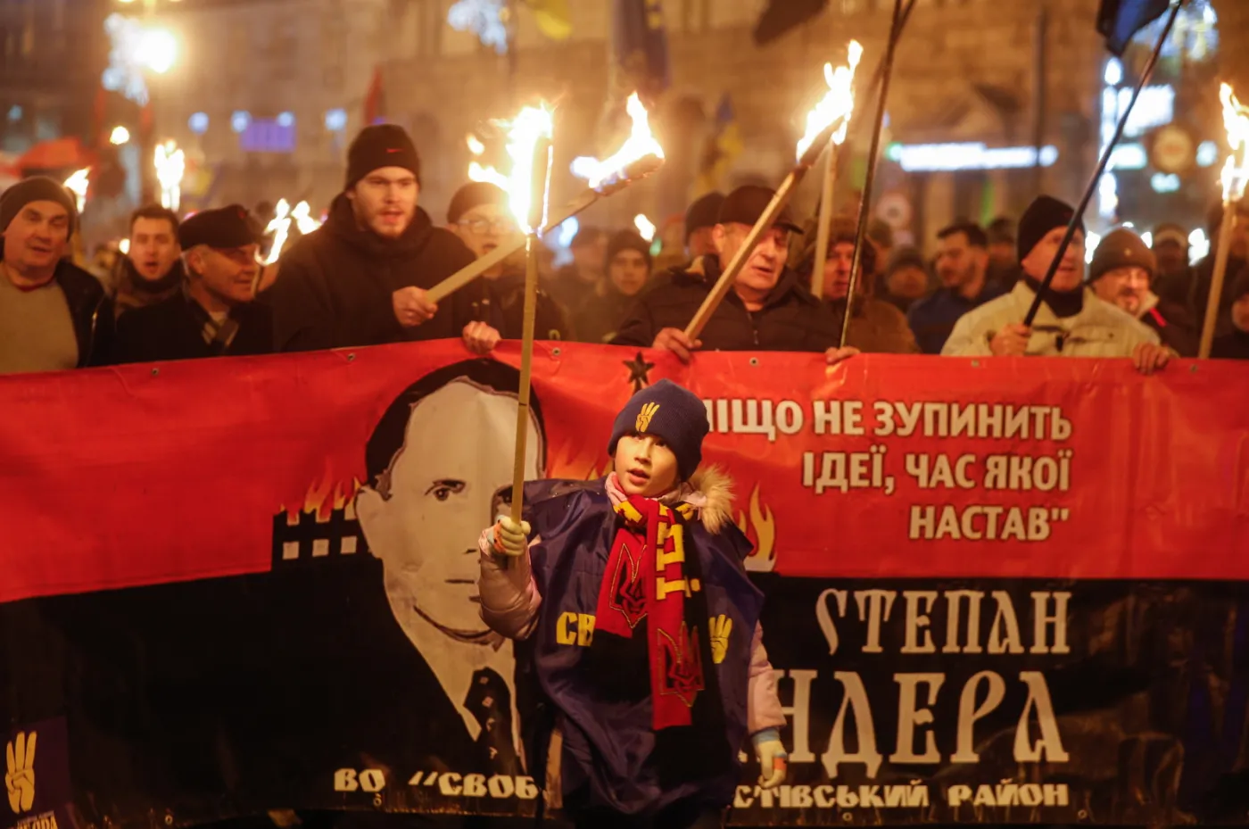 Setki nacjonalistów uczciło w Kijowie rocznicę urodzin Stepana Bandery [ZDJĘCIA]