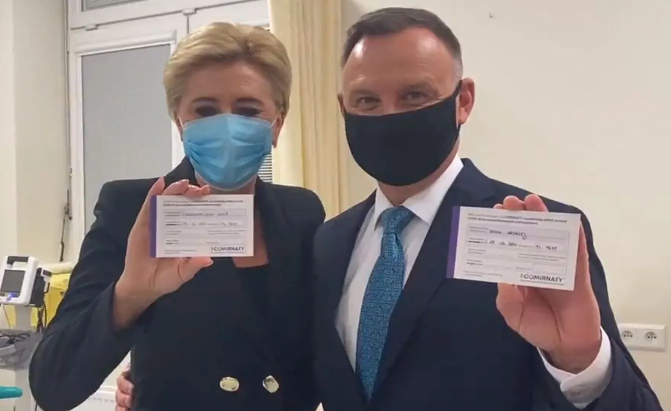 Para prezydencka przyjęła trzecią dawkę szczepionki przeciw Covid-19