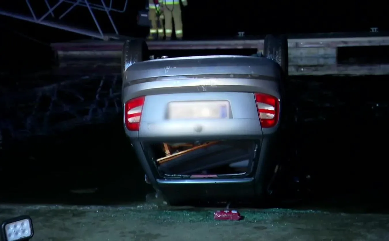 Samochód zjechał do Narwi z mola w Serocku. W środku strażacy znaleźli ciało mężczyzny