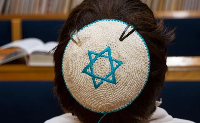 "Der Spiegel": Postępowcy szerzą antysemityzm tak samo jak prawica