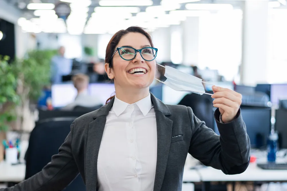 maseczka, praca, covid-19, koronawirus