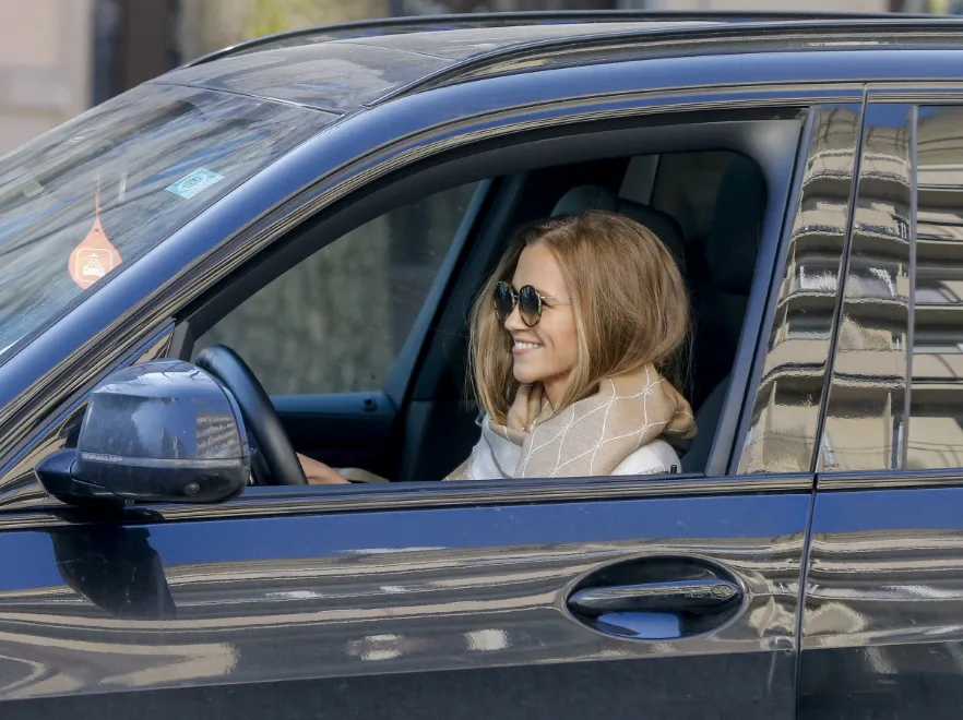 Jej macierzyństwo nie męczy. Piękna, stylowa i promienna Agnieszka Kaczorowska przed studiem TVN