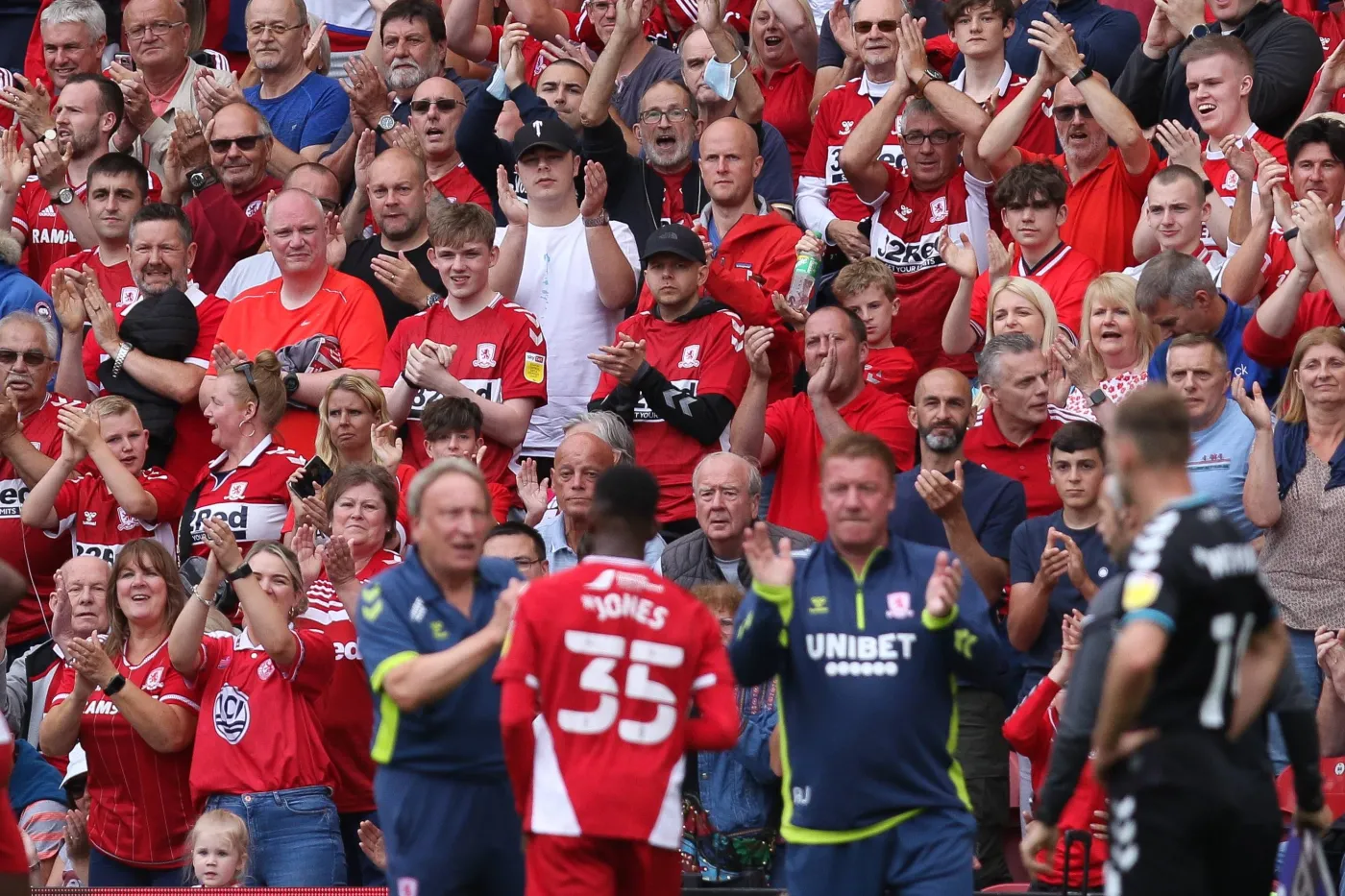 Chelsea wycofała wniosek ws. rozegrania meczu bez kibiców