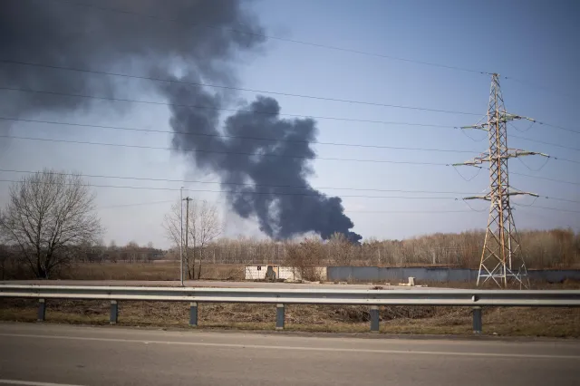 Rosja bombarduje Kijów. Alarmy lotnicze we wszystkich obwodach Ukrainy [RELACJA]