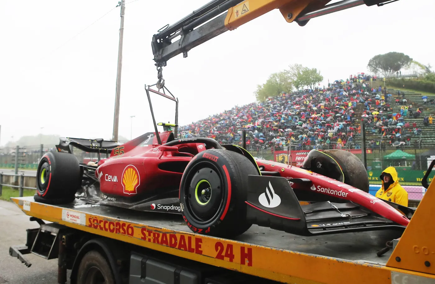 Włoscy kibice rozczarowani podwójnym pechem Ferrari na Imoli