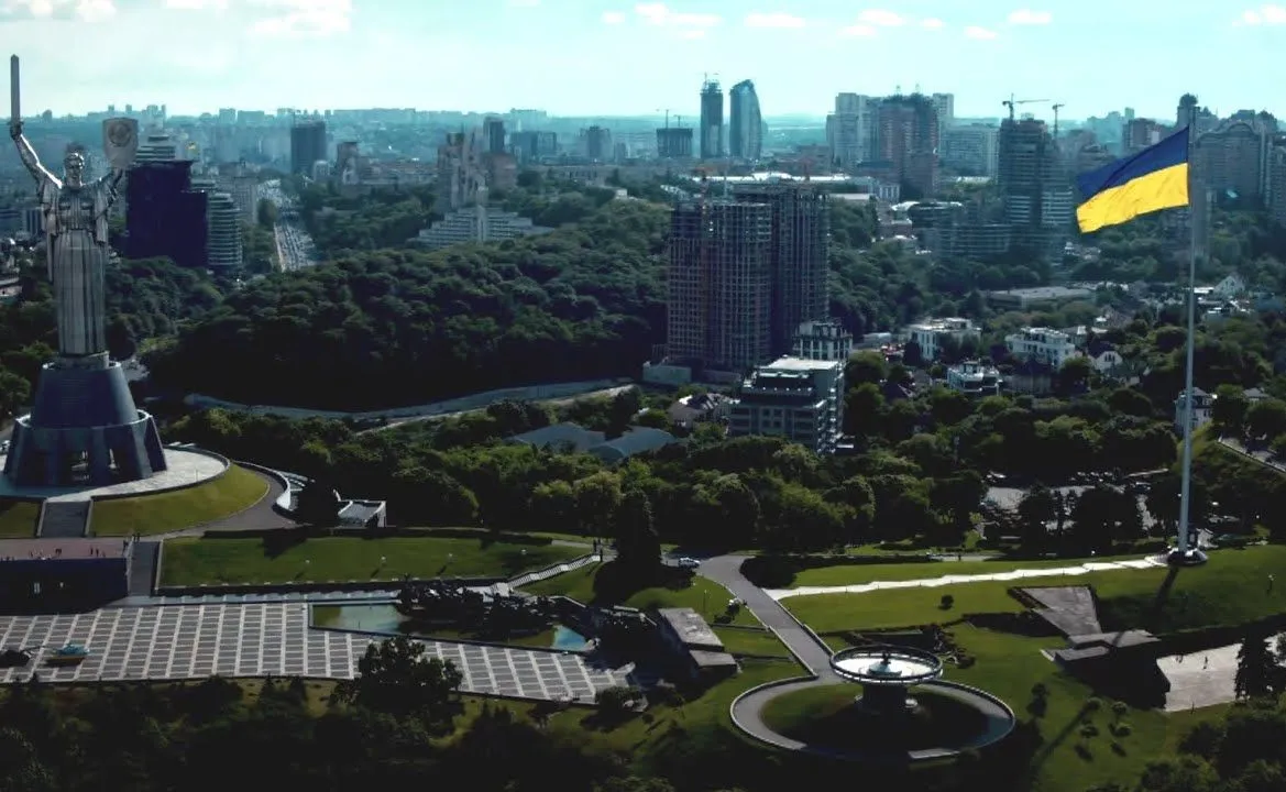 "Cisza" w Kijowie. Elity zamieszane w handel nieletnimi [#DobryCynk]