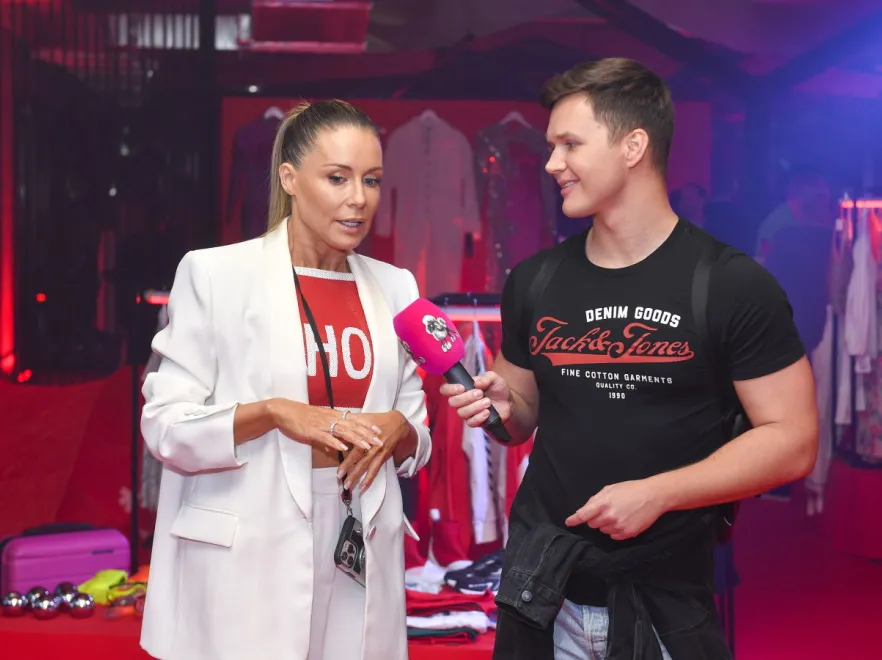 Najgorętsza zakupowiczka: Małgorzata Rozenek niebanalnie rozebrała się na sklepowej imprezie. FOTO