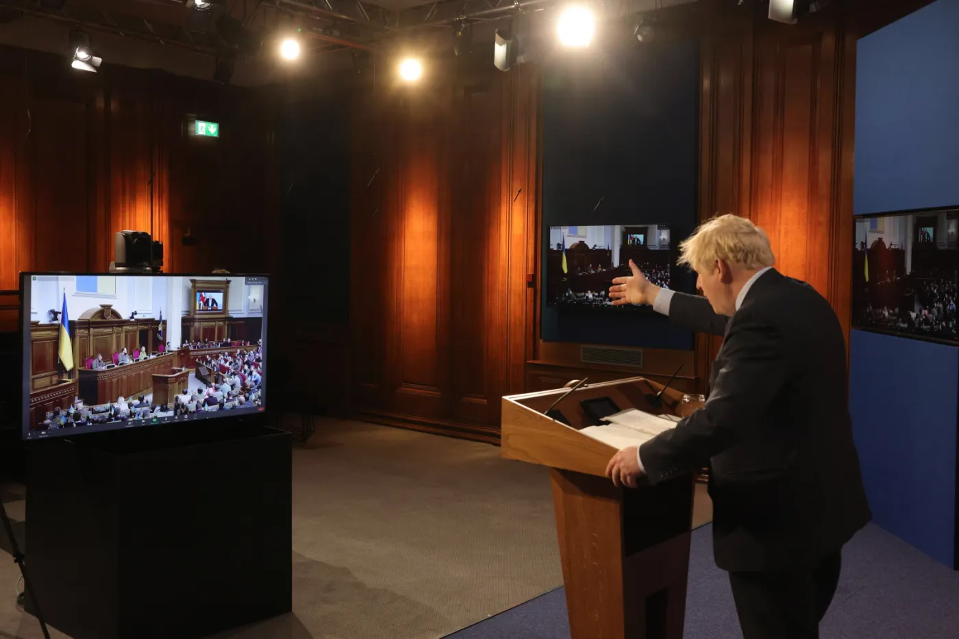 "Zachód popełnił błąd". Boris Johnson nawiązał do słynnego przemówienia Churchilla