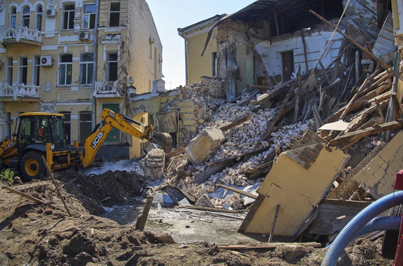 Charków ostrzelany z wyrzutni Uragan. Trzy osoby nie żyją