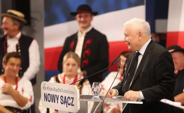 Wpadka językowa Kaczyńskiego. Cała sala wybuchła śmiechem