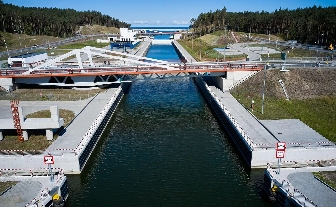Gróbarczyk o otwarciu przekopu Mierzei Wiślanej: Przez śluzę najpierw przepłyną...