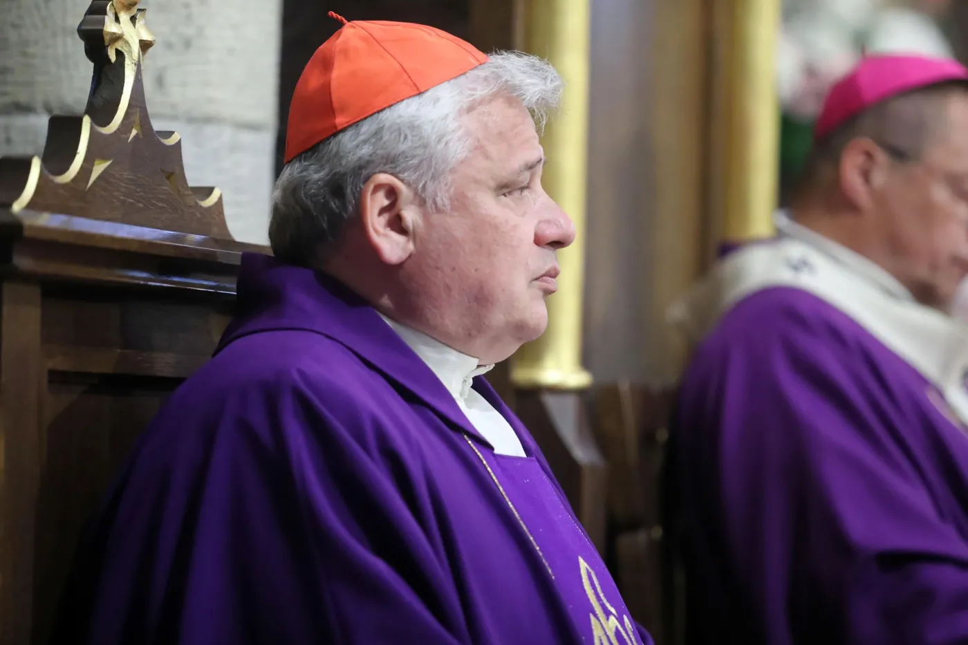 Dramatyczna wizyta polskiego kardynała na Ukrainie. "Rosjanie strzelają do wszystkiego, co się rusza"