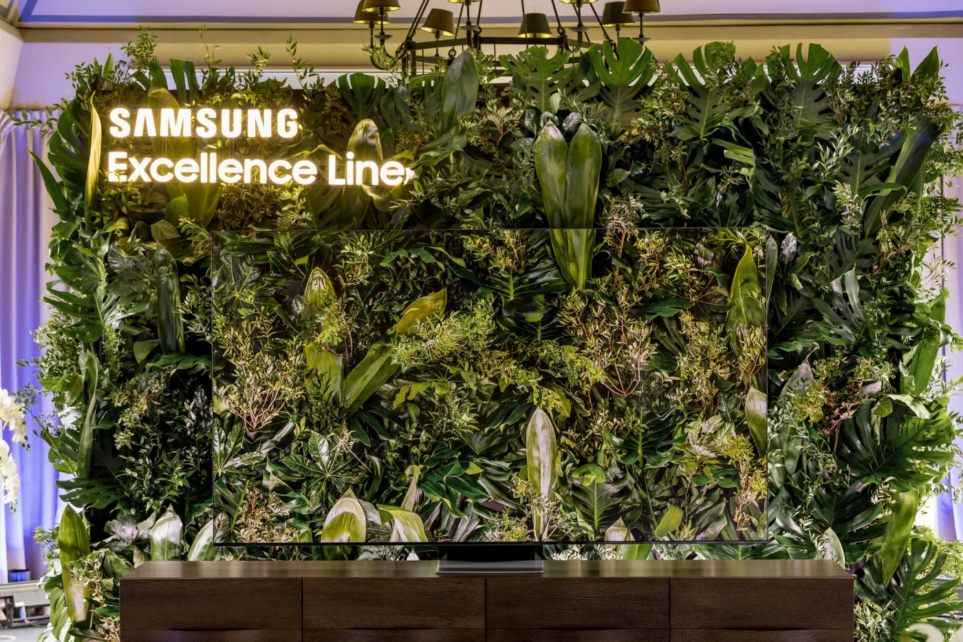 Te telewizory same ustawią jakość obrazu. Oto Samsung Excellence