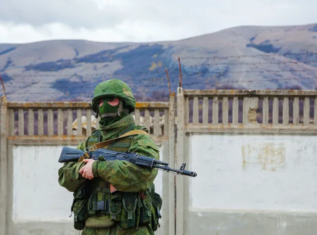 Wszystko, co musisz wiedzieć o wojnie hybrydowej