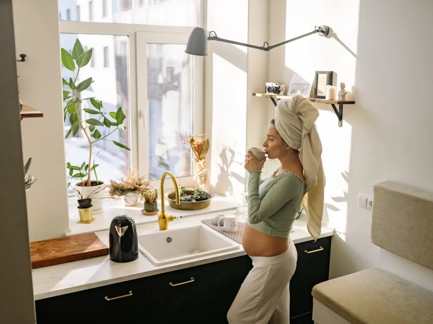 Sery pleśniowe i tłuszcze do wyrzucenia? Obalamy 5 najpopularniejszych mitów na temat diety w ciąży