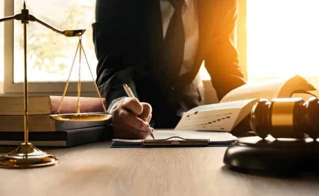 Został zawieszony przez grafikę z Kaczyńskim. "Głupota, normalnie"