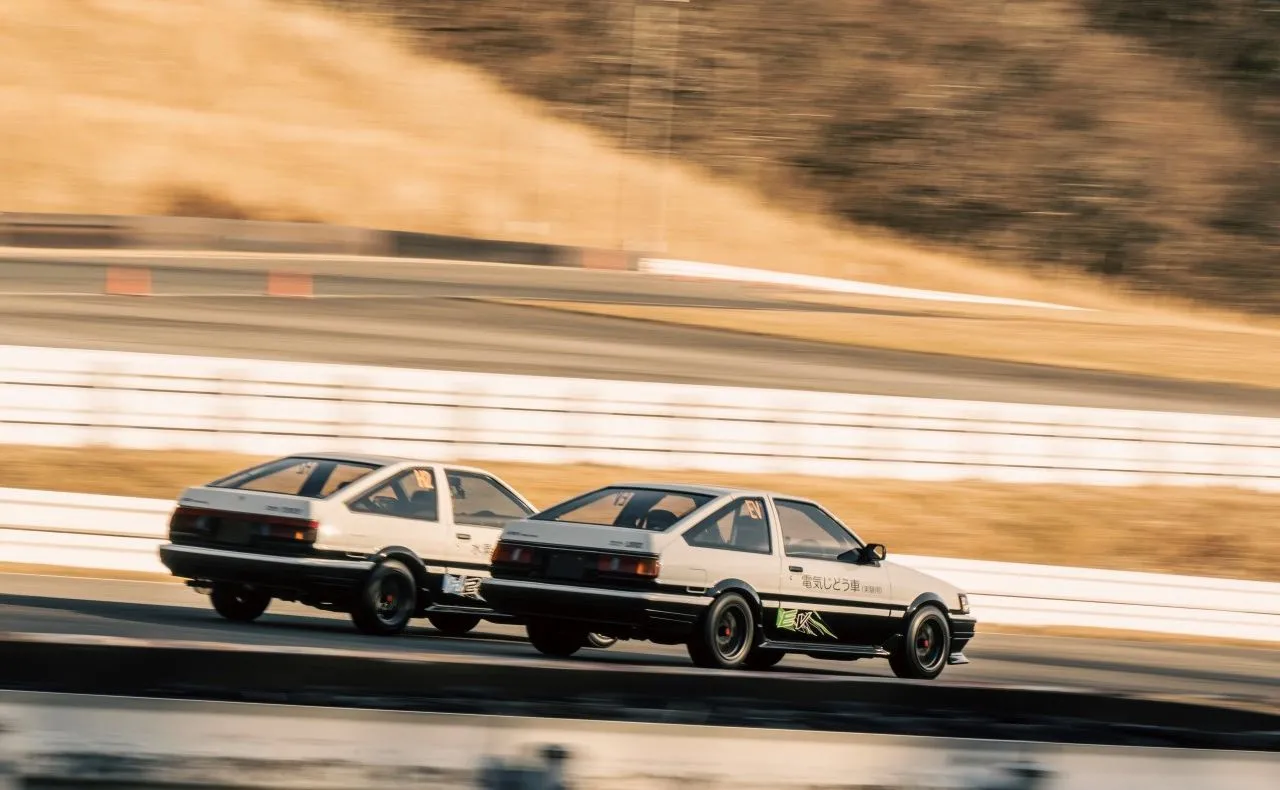 toyota-corolla-na-wodor-37722054.jpg