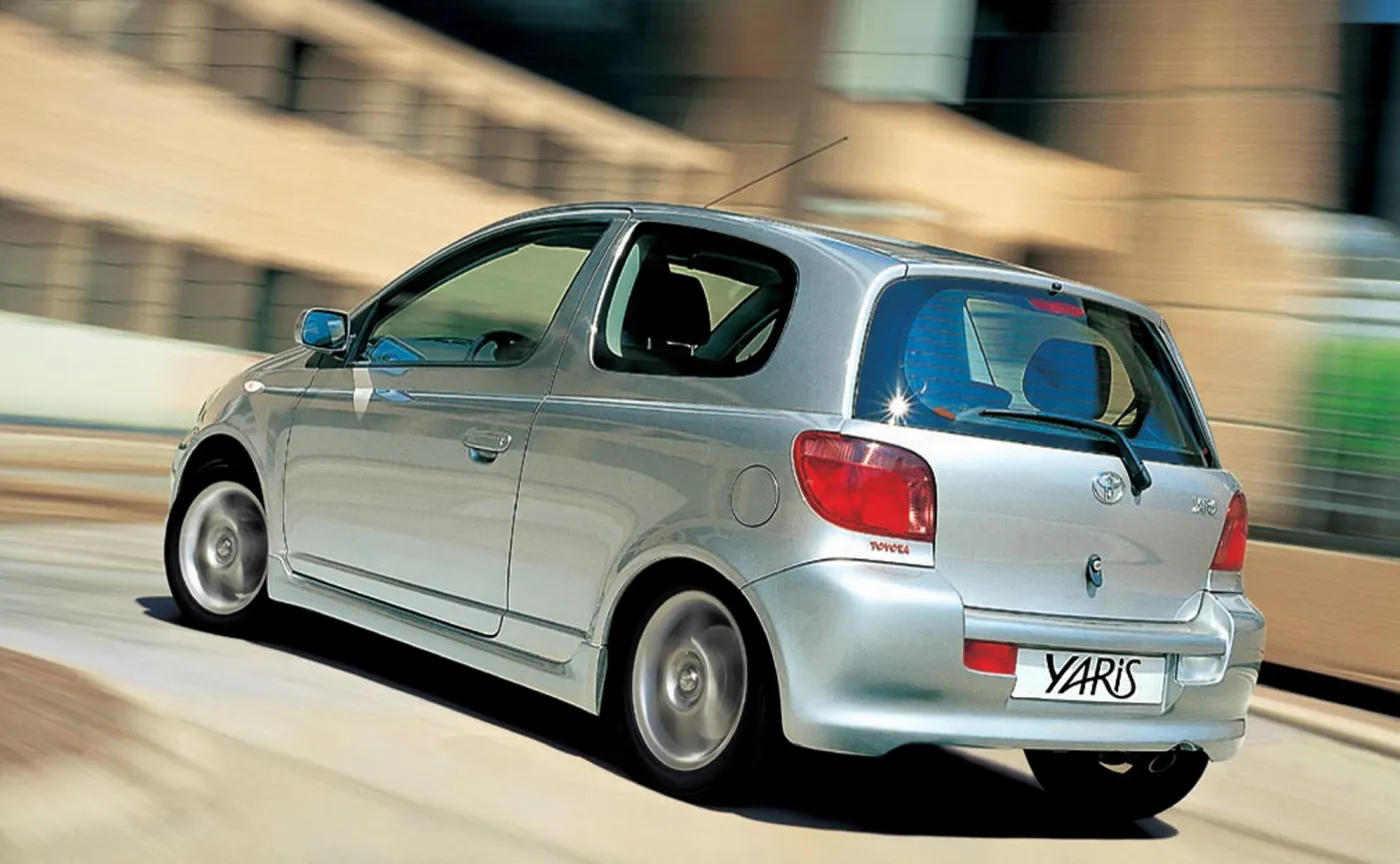 toyota-yaris-i-generacji-37743733.jpg