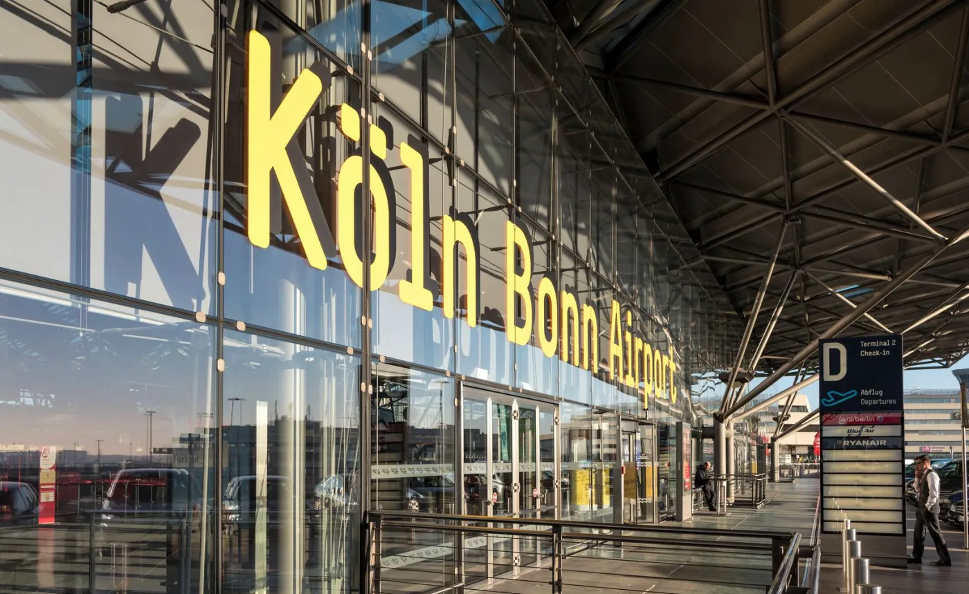 700 lotów odwołanych. Strajk pracowników na dużych lotniskach