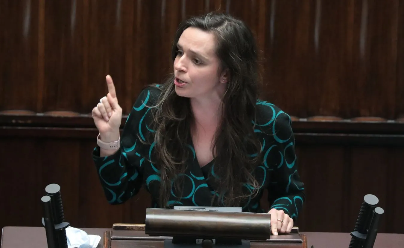 "Lasy trzeba chronić, owszem, ale przed Zjednoczoną Prawicą"