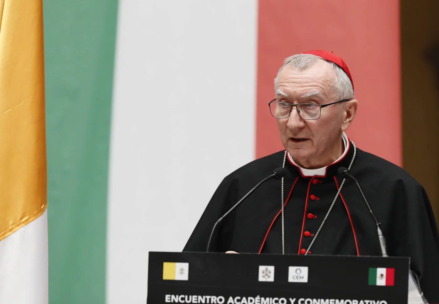 Zamieszanie wokół "misji pokojowej" Franciszka. Kardynał Parolin zdziwiony
