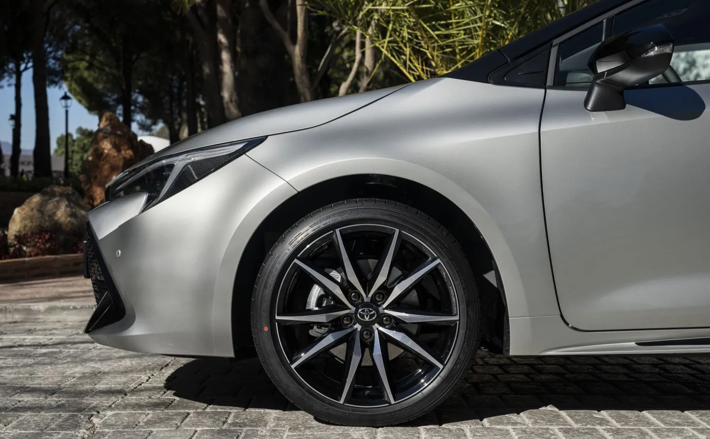 Toyota rozbiła bank! Oto zwrot akcji na rynku, Polacy mają nowego faworyta