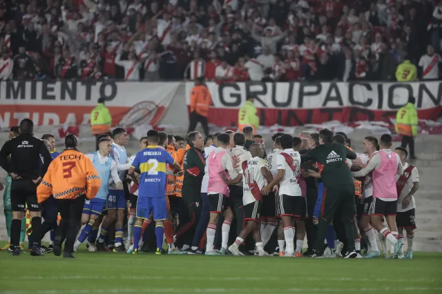Awantura po finale Pucharu Polski? Zobacz, co działo się w meczu River Plate - Boca Juniors [WIDEO]