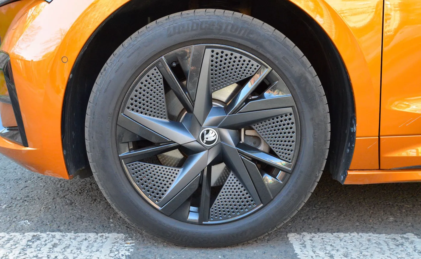 skoda-enyaq-coupe-rs-maxx-37793207.jpg