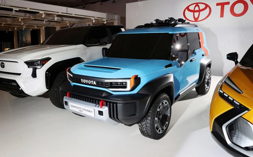 toyota-compact-cruiser-ev-37319049.jpg