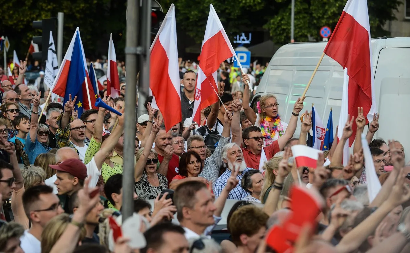 Tak wyglądał marsz z czerwca 2016 roku organizowany przez KOD