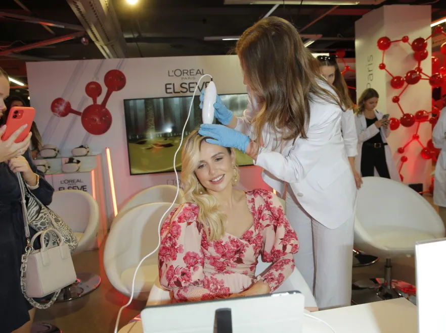 "Było nie farbować...?". Internauci komentują trudny czas na głowie Marty Żmudy-Trzebiatowskiej [FOTO]