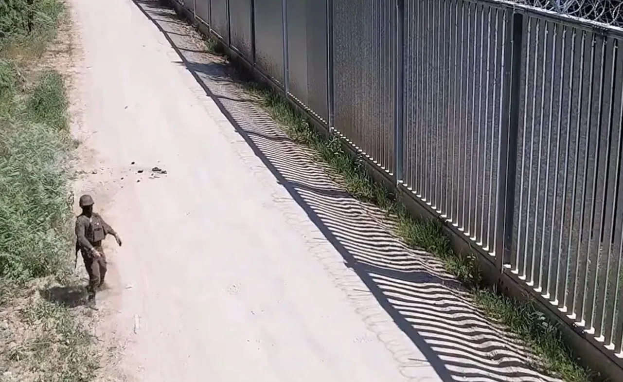 Kolejny incydent na granicy z Białorusią. Kamienie leciały w stronę żołnierza [WIDEO]