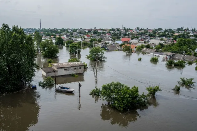 Nowa Kachowka. ISW: Powódź mocno zaszkodziła rosyjskiej armii