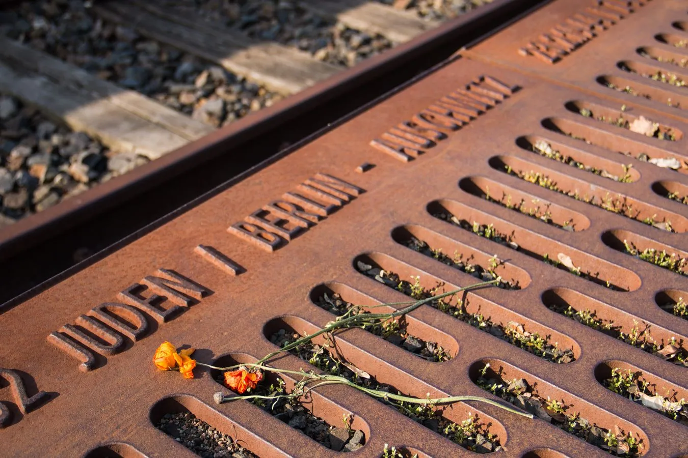 Zbezcześcili pomnik ofiar Holokaustu w berlińskim Grunewaldzie