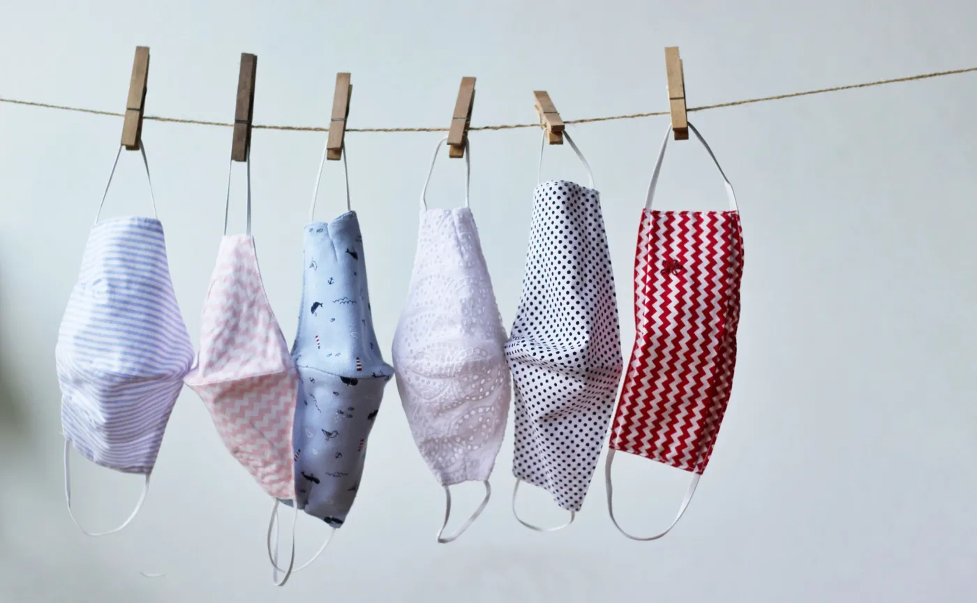 Maseczki, pandemia COVID-19