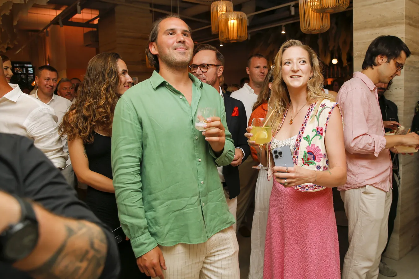 Mistrzowie letniego stylu: Lara Gessler i Piotr Szeląg na nadmorskiej imprezie [FOTO]